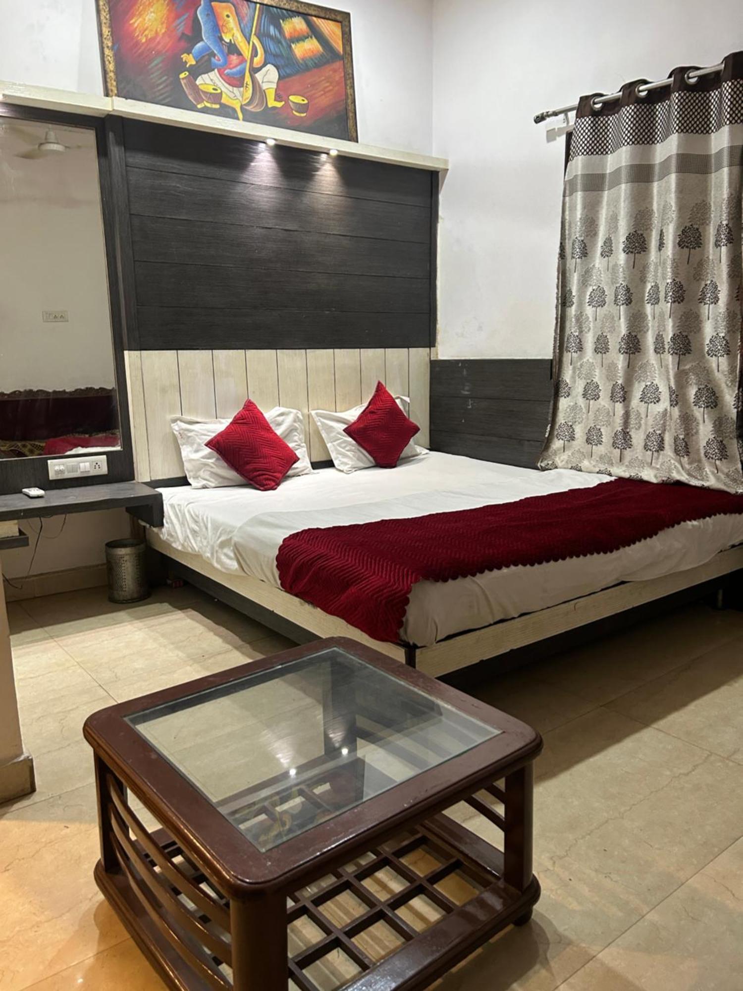 Shree Guru 3 Minute From Railway Station