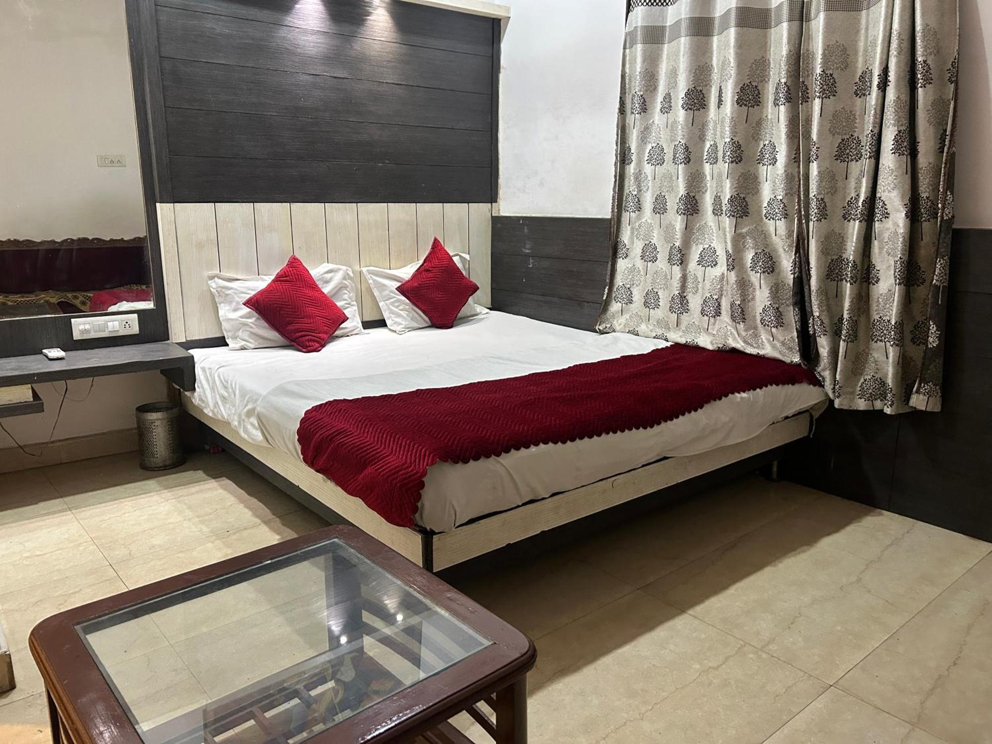 Shree Guru 3 Minute From Railway Station Guest house