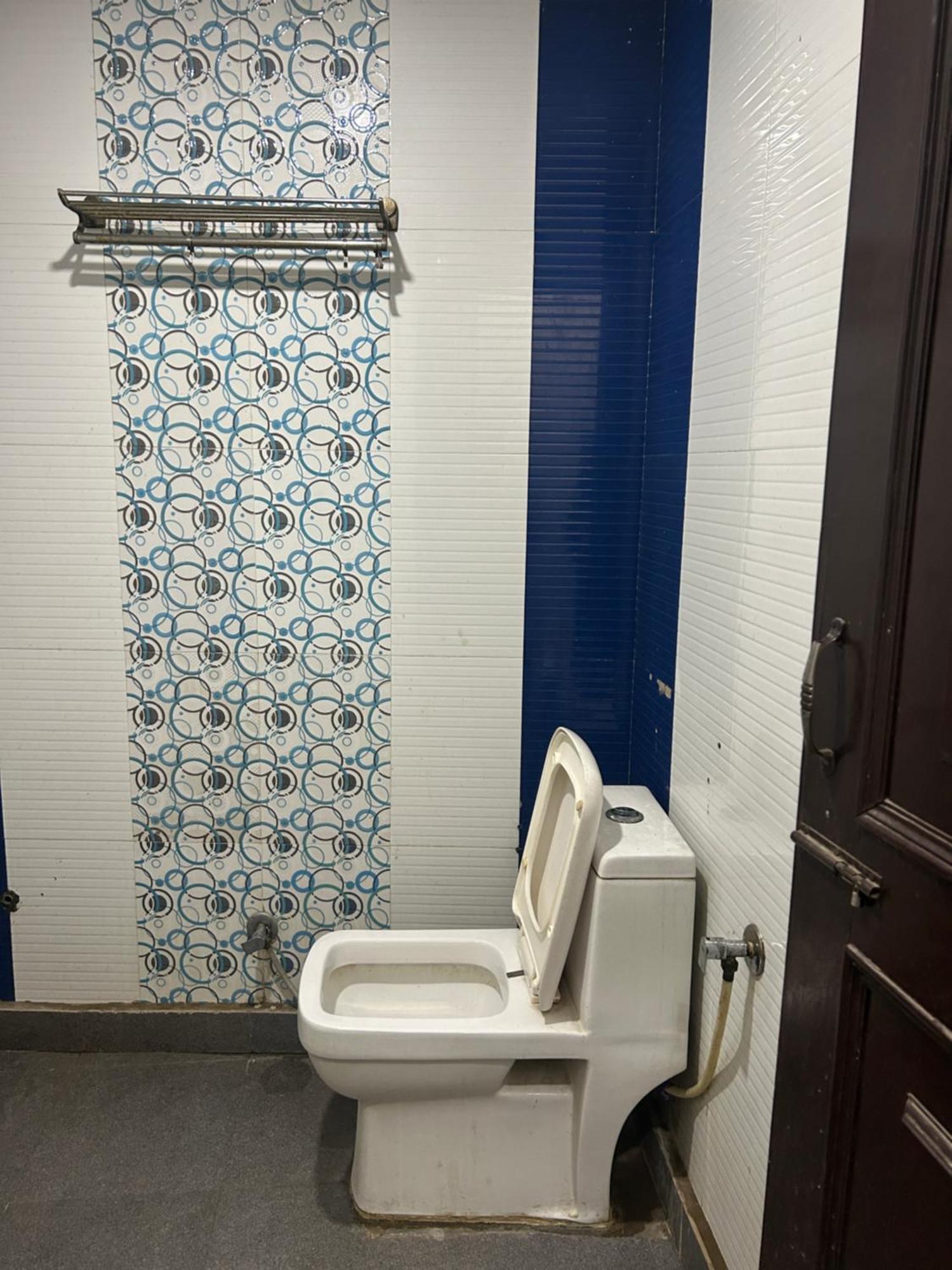 Shree Guru 3 Minute From Railway Station *