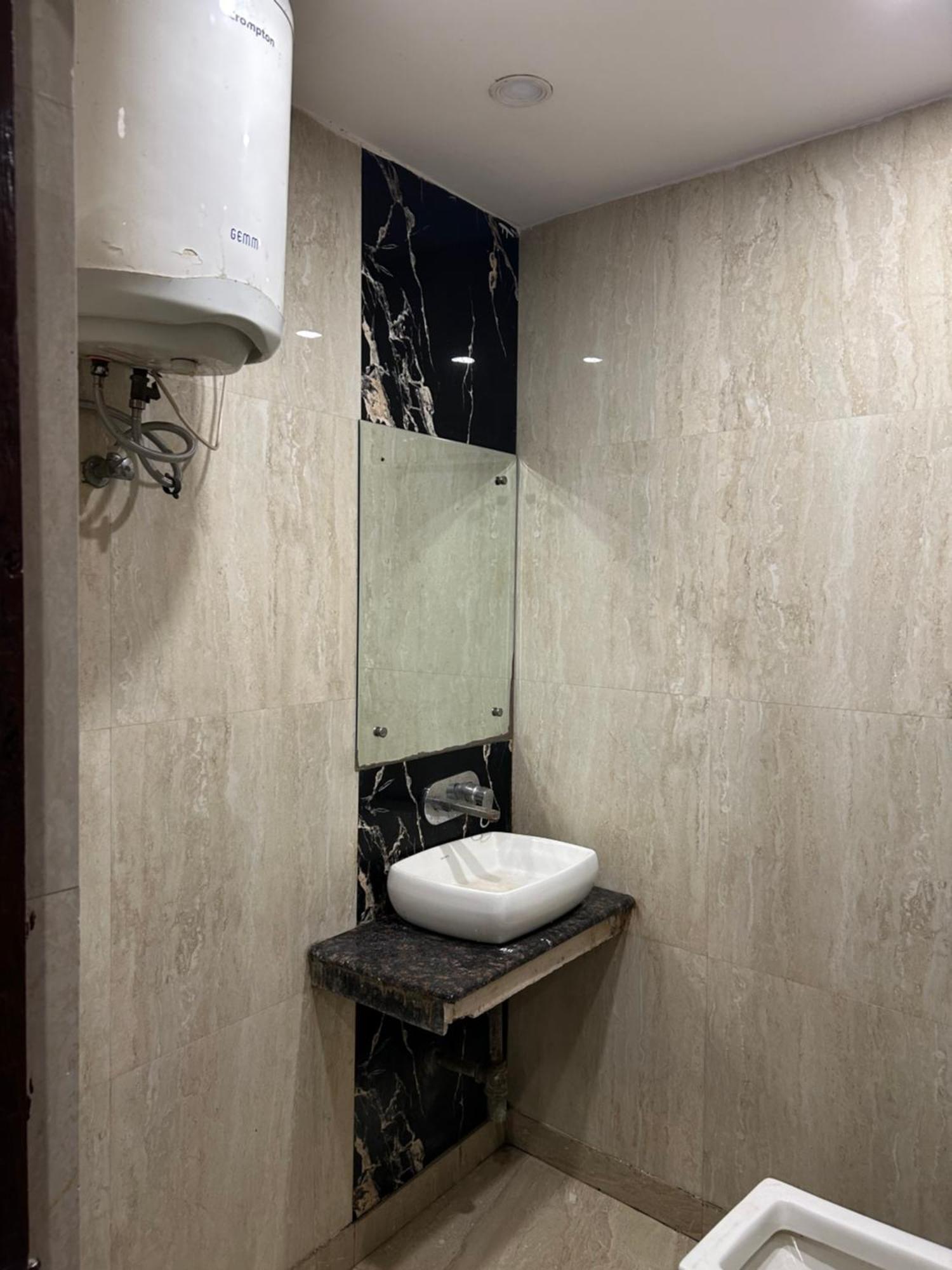 Guest house Shree Guru 3 Minute From Railway Station New Delhi