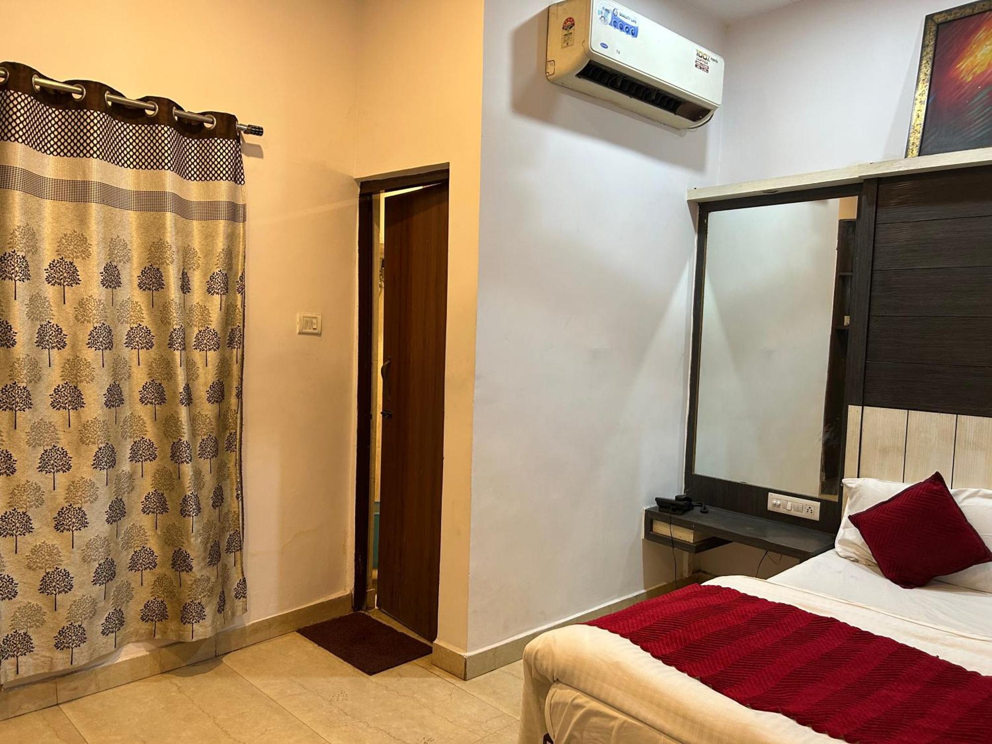 Guest house Shree Guru 3 Minute From Railway Station