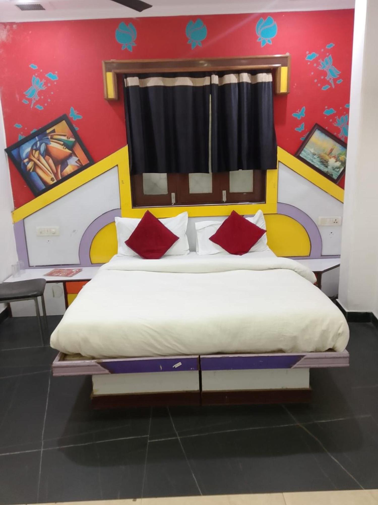 Shree Guru 3 Minute From Railway Station
