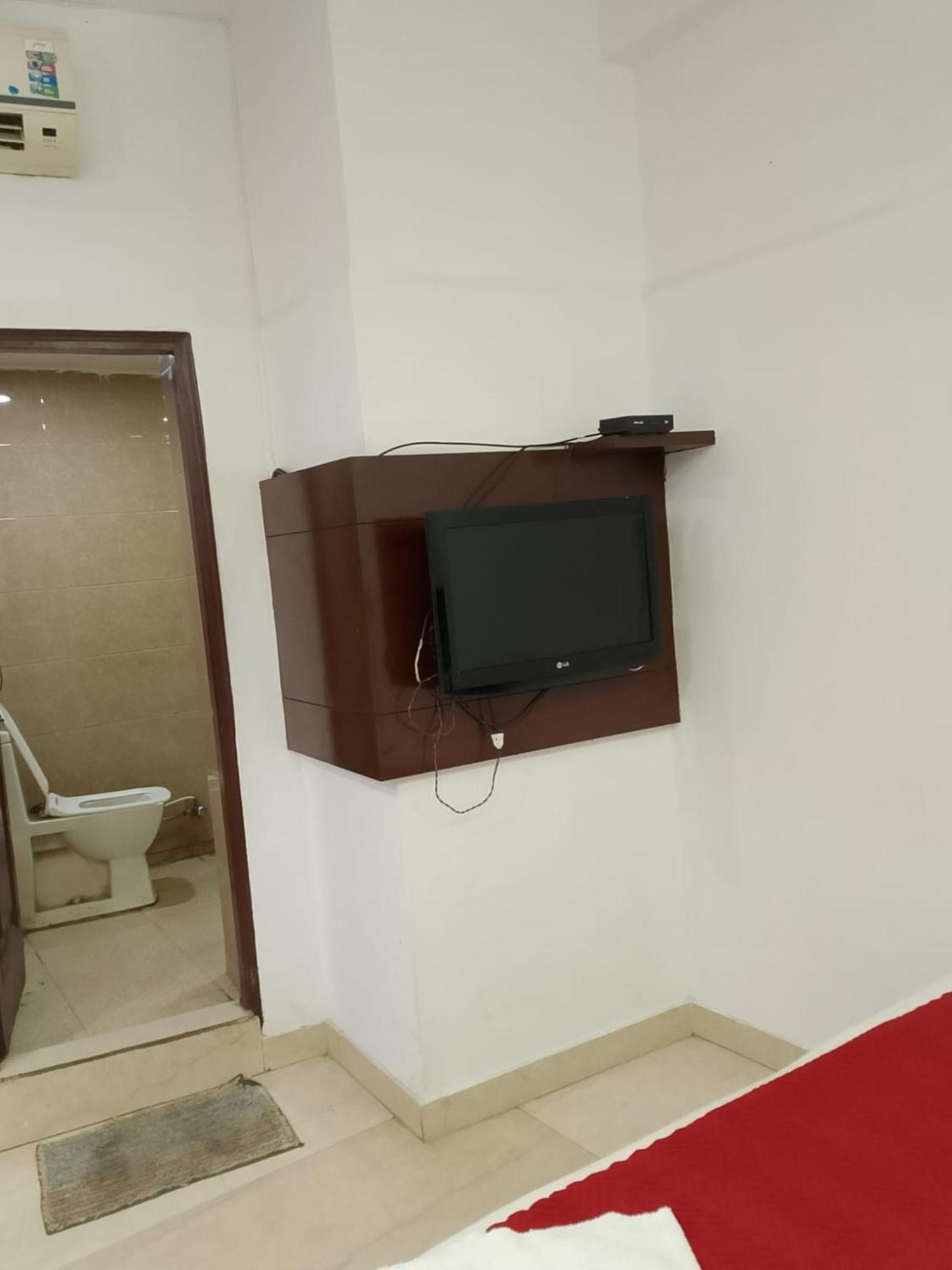 Shree Guru 3 Minute From Railway Station * New Delhi